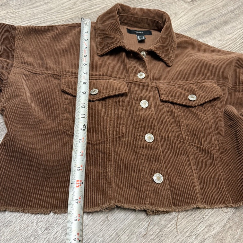 Forever 21 Womens Brown Corduroy Cropped Trucker Jacket Raw Hem Size Medium - Picture 6 of 7
